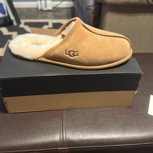 Size 12 mens ugg slippers. Brown.